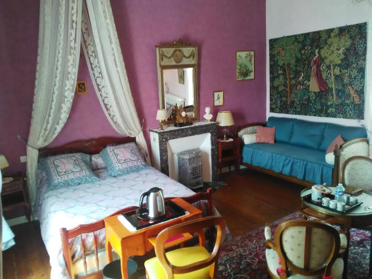 Bed and Breakfast Les Cedres Montaigu-Vendee Zimmer foto