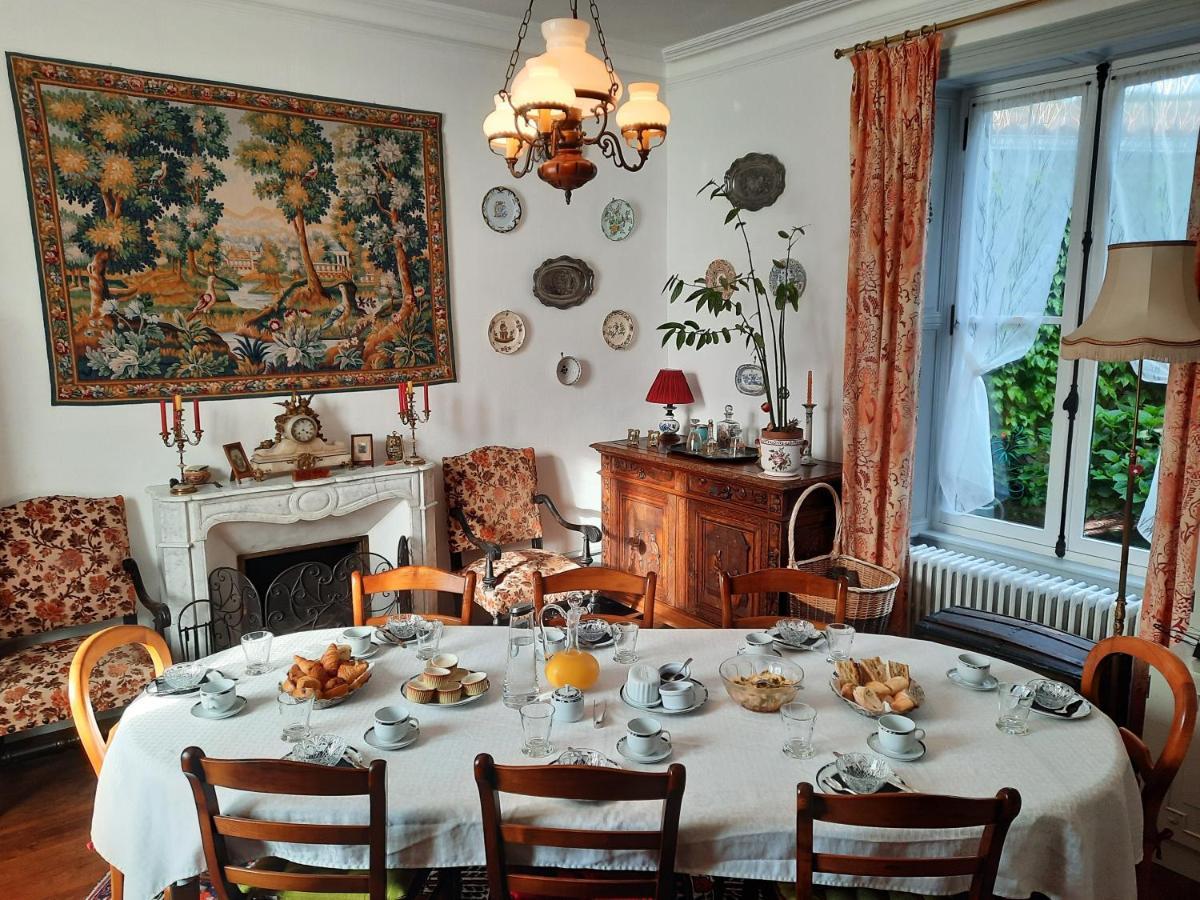 Bed and Breakfast Les Cedres Montaigu-Vendee Exterior foto