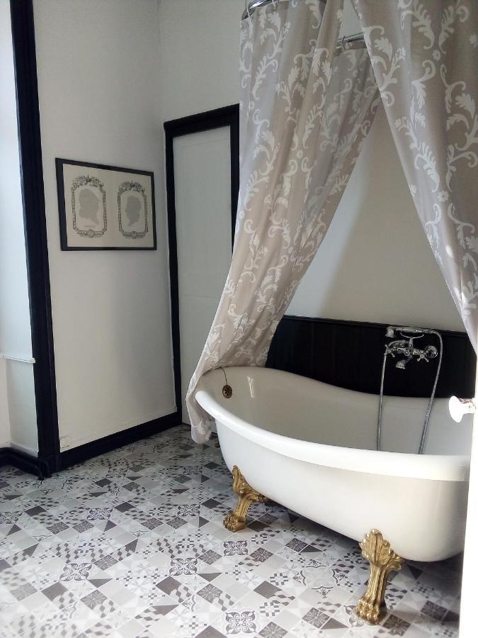 Bed and Breakfast Les Cedres Montaigu-Vendee Exterior foto